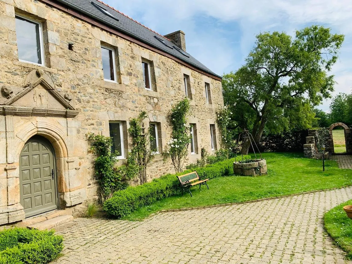 Ploezal Le Domaine De Coat Rogan L'Espace Familial